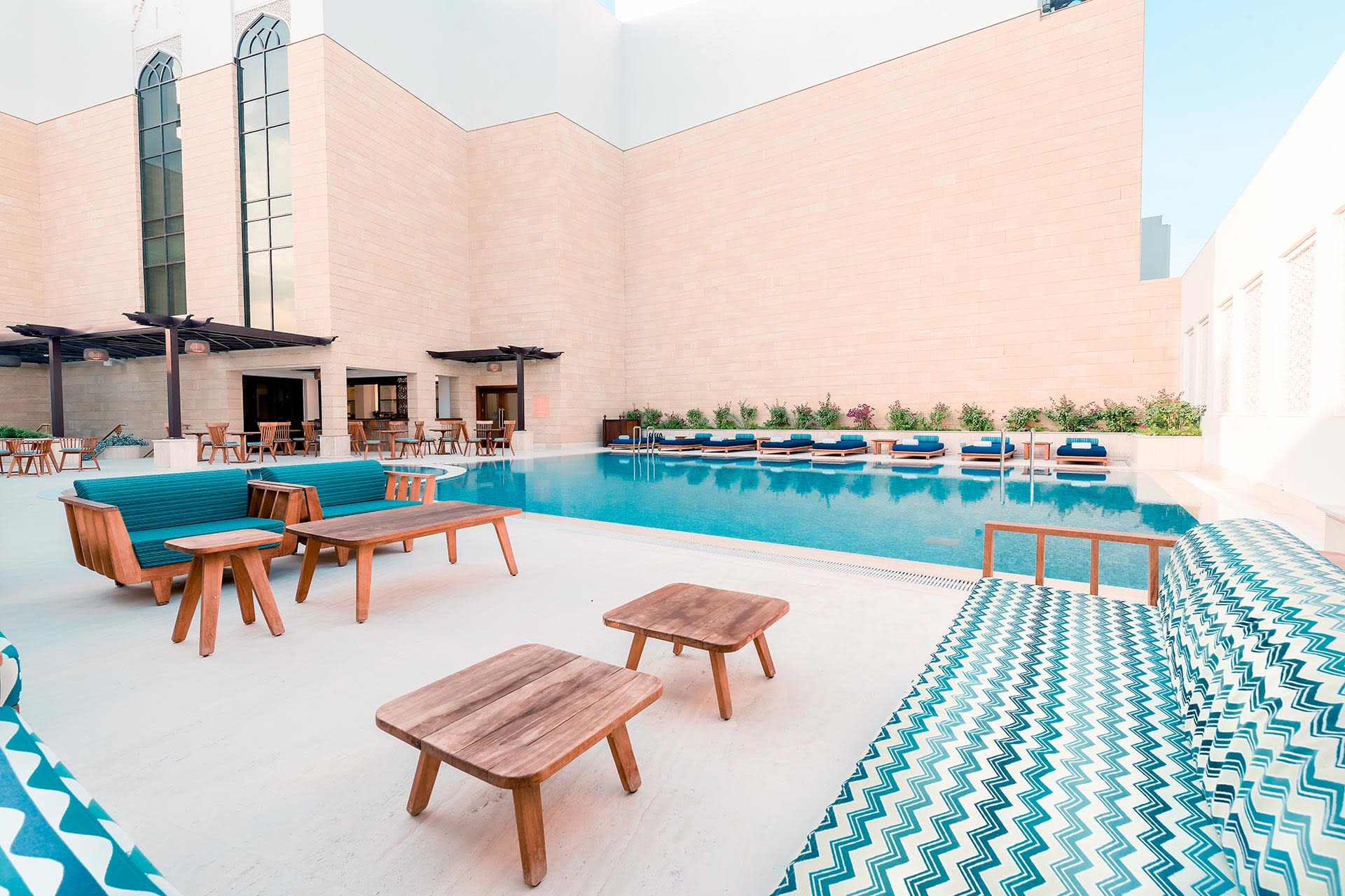 Al Najada Doha Hotel by Tivoli - Pool Bar