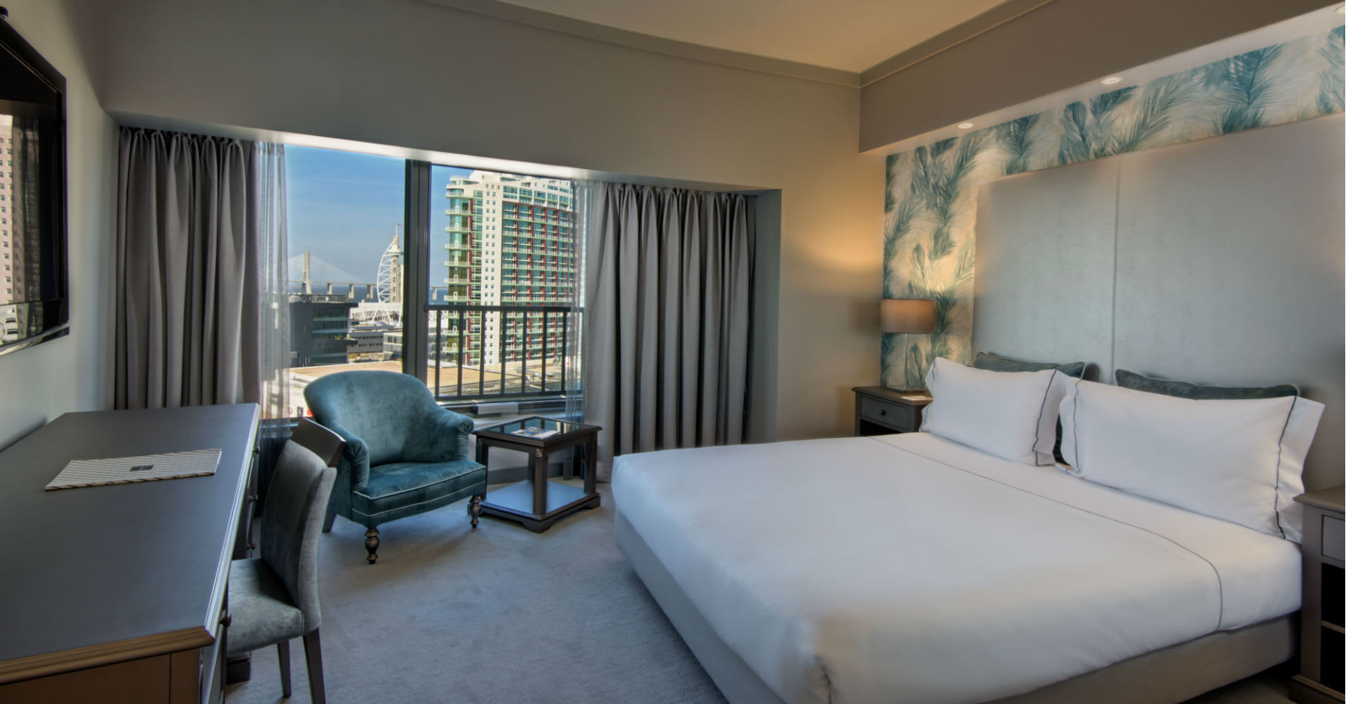 Rooms And Suites In Lisbon Tivoli Oriente Lisboa Hotel