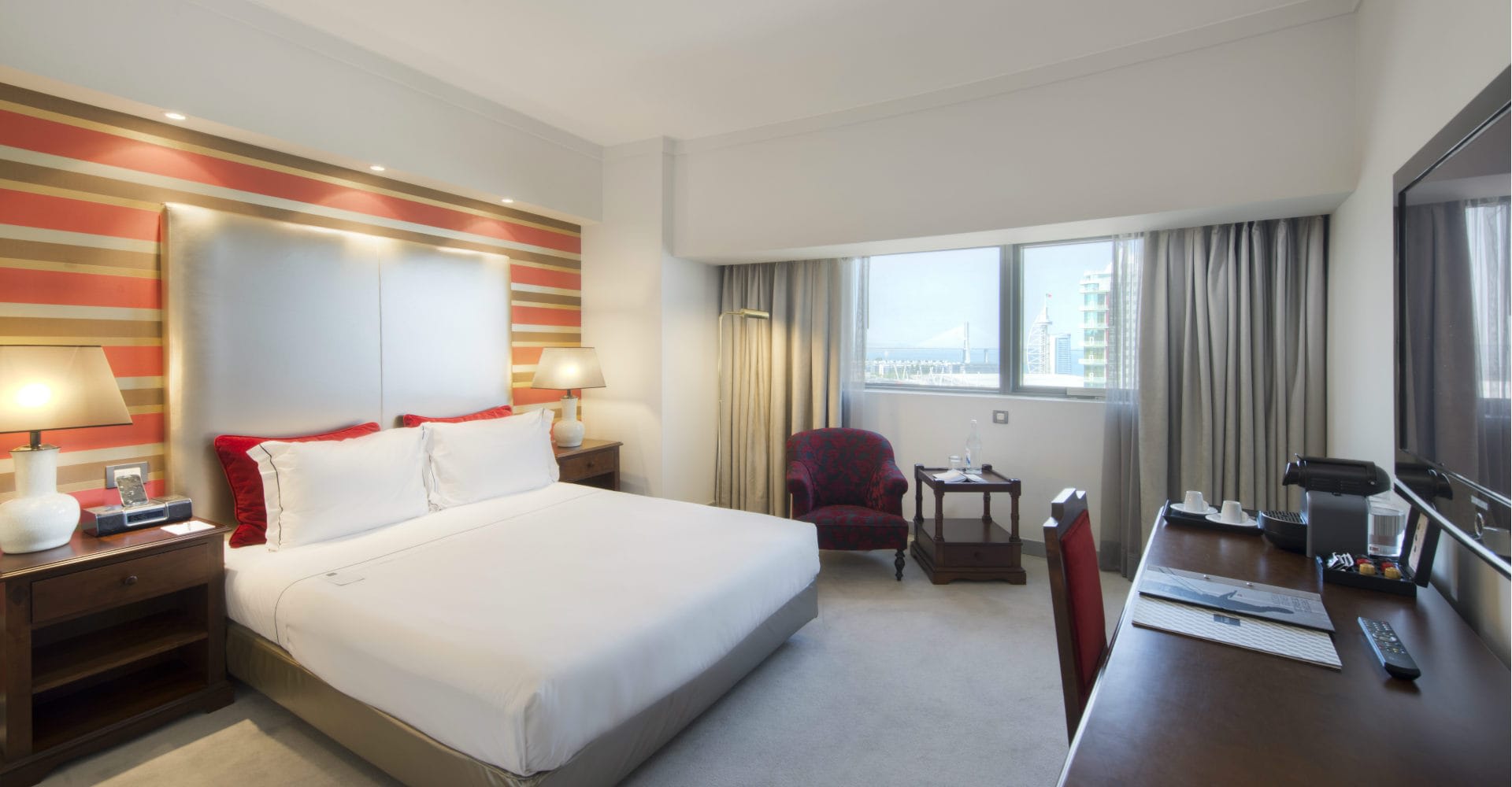 Rooms And Suites In Lisbon Tivoli Oriente Lisboa Hotel