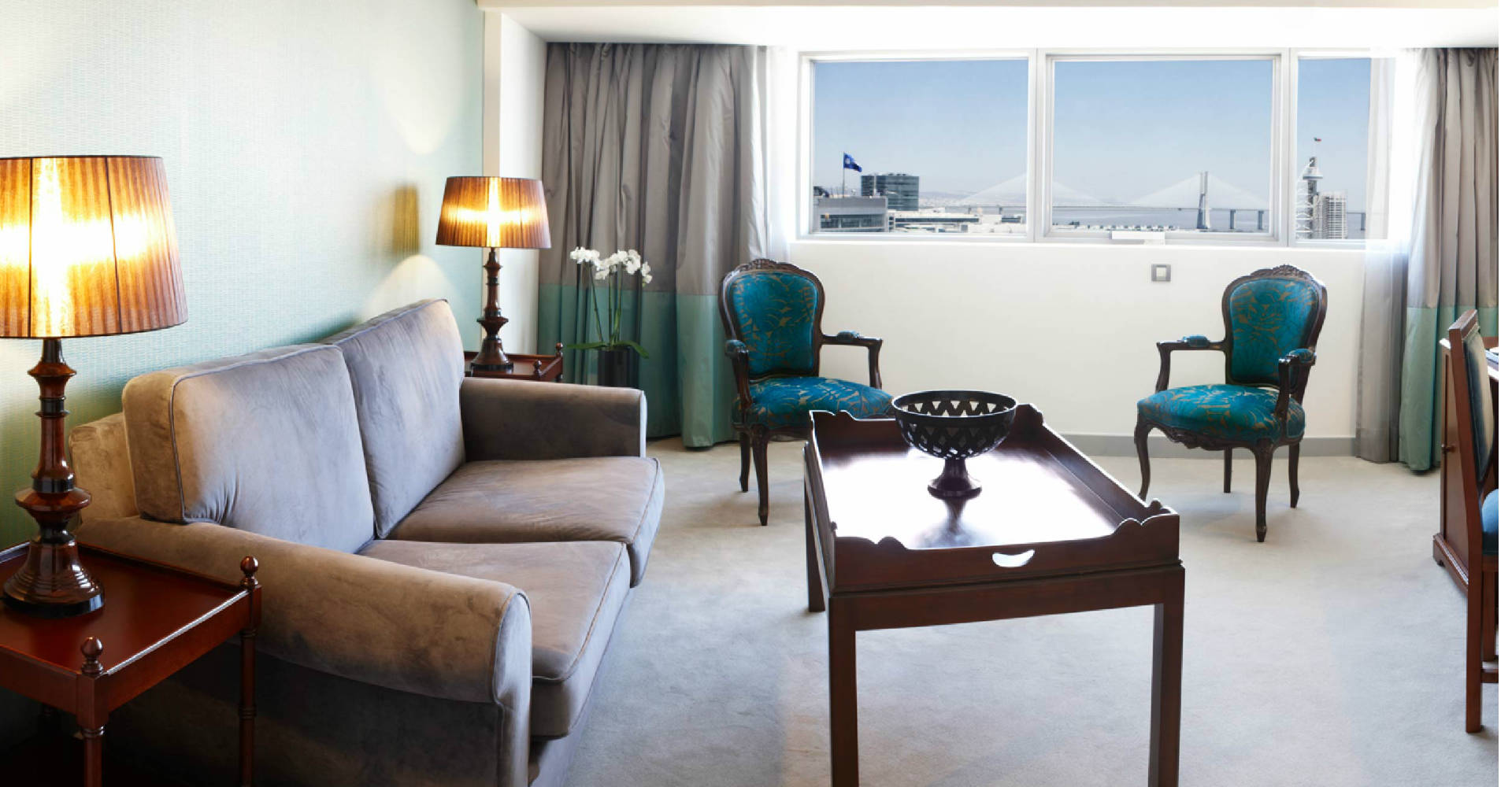 Rooms And Suites In Lisbon Tivoli Oriente Lisboa Hotel
